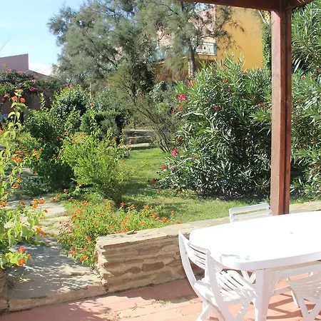 Tonnara Beach Front Aparthotel Stintino